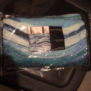 Max studio two standard shams (match quilt)